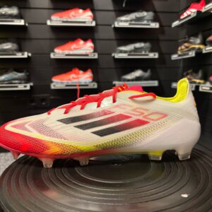 F50 Club Gras / Kunstgras Voetbalschoenen (MG) / Adidas