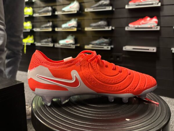 Tiempo Legend 10 Elite (FG) / Felrood Wit / Nike - Afbeelding 2